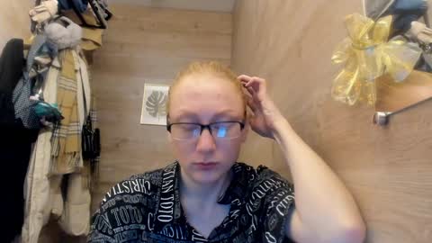 Snapshot of lucky_licky20 chatting on December 2024 03:58:02 AM lucky_licky20 online show from December 2024 03:58:02 AM