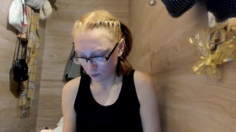 Snapshot of lucky_licky20 chatting on December 2024 03:44:02 AM lucky_licky20 online show from December 2024 03:44:02 AM