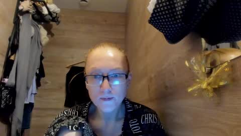 Snapshot of lucky_licky20 chatting on December 2024 04:15:02 AM lucky_licky20 online show from December 2024 04:15:02 AM