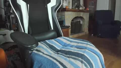 Snapshot of luckydrakex chatting on November 2025 09:32:02 AM Lucky online show from November 2025 09:32:02 AM