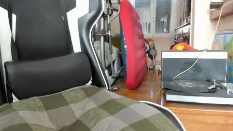 Snapshot of luckydrakex chatting on December 2025 10:22:02 AM Lucky online show from December 2025 10:22:02 AM