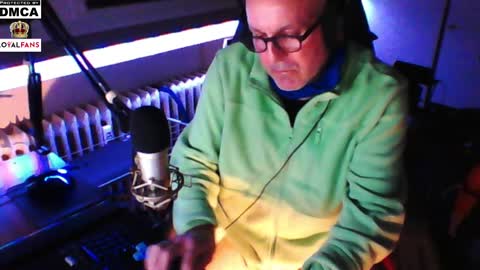 Snapshot of luckyfreak1 chatting on March 2025 12:10:02 AM call me Stefan online show from March 2025 12:10:02 AM