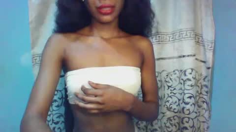 Snapshot of luckymadequeen chatting on January 2025 12:34:02 AM Gloria online show from January 2025 12:34:02 AM