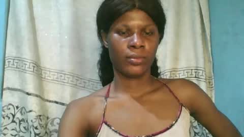 Snapshot of luckymadequeen chatting on May 2026 12:28:02 AM Gloria online show from May 2026 12:28:02 AM
