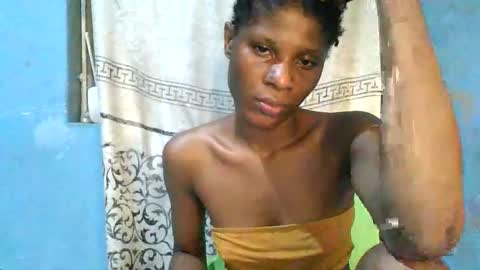 Snapshot of luckymadequeen chatting on May 2026 10:37:01 PM Gloria online show from May 2026 10:37:01 PM