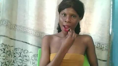 Snapshot of luckymadequeen chatting on June 2026 02:32:02 PM Gloria online show from June 2026 02:32:02 PM