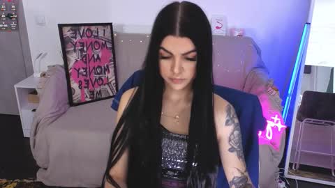 Monika online show from November 2025 08:47:01 AM