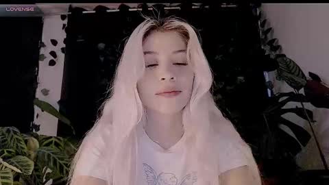 Snapshot of luckysapphire777 chatting on October 2025 09:07:02 AM luckysapphire777 online show from October 2025 09:07:02 AM