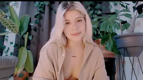 Snapshot of luckysapphire777 chatting on October 2025 09:21:02 AM luckysapphire777 online show from October 2025 09:21:02 AM