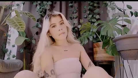 Snapshot of luckysapphire777 chatting on October 2025 07:18:01 AM luckysapphire777 online show from October 2025 07:18:01 AM