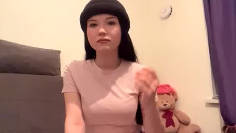 Senya online show from November 2025 05:03:01 PM