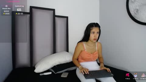 Snapshot of lucy__23 chatting on October 2025 04:29:01 AM online show from October 2025 04:29:01 AM