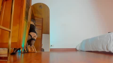 Hello my name is Lucy nice to meet you  thumb up is important for me kisses     online show from December 2024 08:39:01 PM