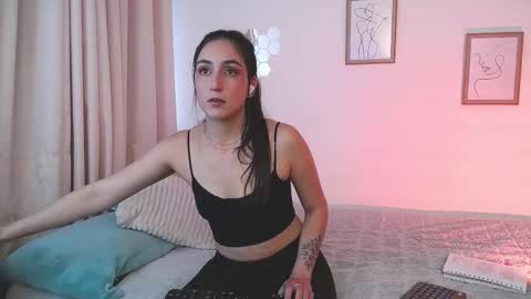 Snapshot of lucy_be chatting on November 2025 07:02:02 PM Lucia online show from November 2025 07:02:02 PM