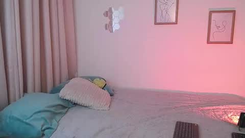 Snapshot of lucy_be chatting on November 2025 01:16:02 AM Lucia online show from November 2025 01:16:02 AM