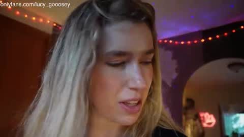 Snapshot of lucy_gooosey chatting on January 2026 10:37:01 PM Lucy. online show from January 2026 10:37:01 PM