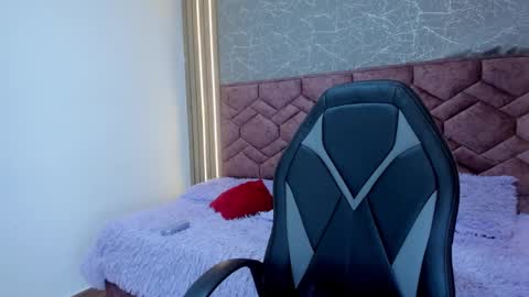 Lucy Greys online show from March 2025 01:40:02 PM