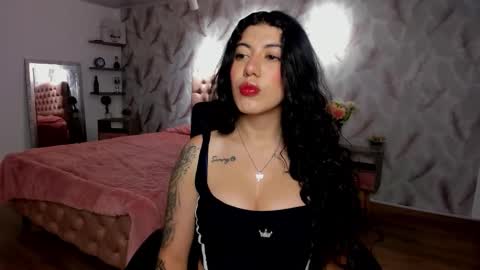 Lucy Greys online show from November 2025 01:58:02 PM