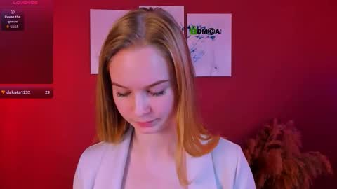 lucy_moon__ online show from November 2025 10:01:02 AM