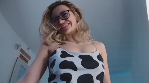 lucy online show from December 2024 12:52:02 AM