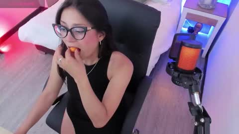 Lucy  online show from February 2026 07:48:01 PM