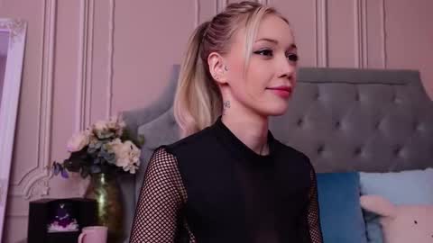LucyAddison online show from January 2026 09:55:02 AM