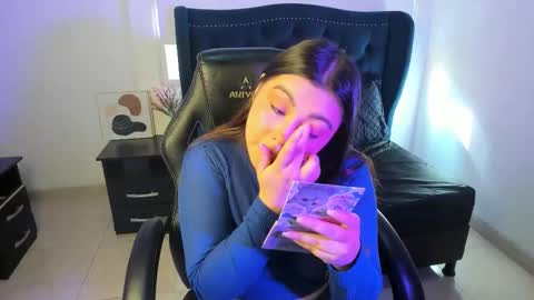 Lucy Petit online show from January 2026 01:36:01 PM