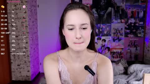 Lucy Rose online show from November 2025 04:22:01 AM