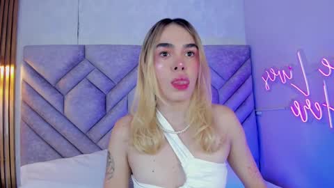 Lucy Vega online show from December 2024 11:51:02 AM