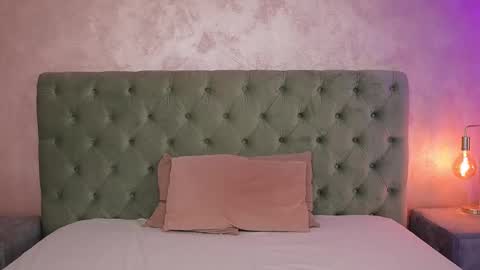 Snapshot of lucywilow chatting on February 2026 05:00:01 AM LucyWillow online show from February 2026 05:00:01 AM