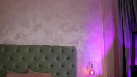 Snapshot of lucywilow chatting on February 2026 04:35:02 AM LucyWillow online show from February 2026 04:35:02 AM