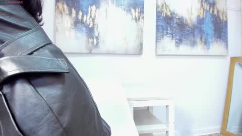 Lucy Liiu online show from January 2026 12:32:02 PM