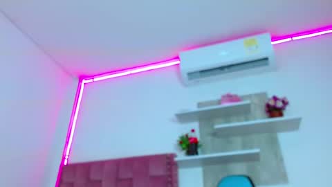 Snapshot of lucyy_start chatting on January 2025 01:27:01 AM LUCY online show from January 2025 01:27:01 AM