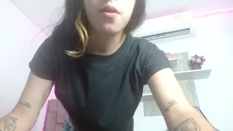 Snapshot of lucyy_start chatting on February 2025 11:58:01 AM LUCY online show from February 2025 11:58:01 AM