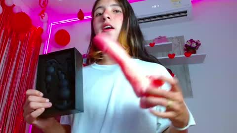 Snapshot of lucyy_start chatting on February 2025 07:48:02 PM LUCY online show from February 2025 07:48:02 PM