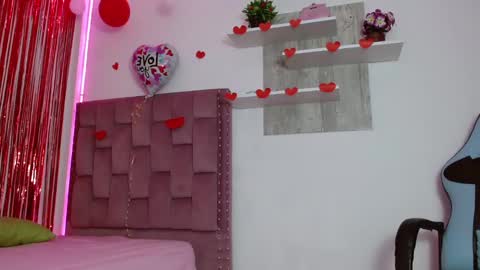 Snapshot of lucyy_start chatting on February 2025 12:16:02 PM LUCY online show from February 2025 12:16:02 PM