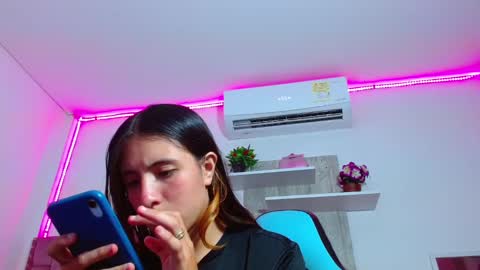 Snapshot of lucyy_start chatting on February 2025 08:00:02 PM LUCY online show from February 2025 08:00:02 PM