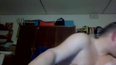 Snapshot of luis2423 chatting on February 2025 10:58:01 PM A slave to the mistress.. un esclavo para las amas dominantes. online show from February 2025 10:58:01 PM