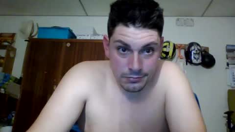 Snapshot of luis2423 chatting on October 2025 11:50:01 PM A slave to the mistress.. un esclavo para las amas dominantes. online show from October 2025 11:50:01 PM