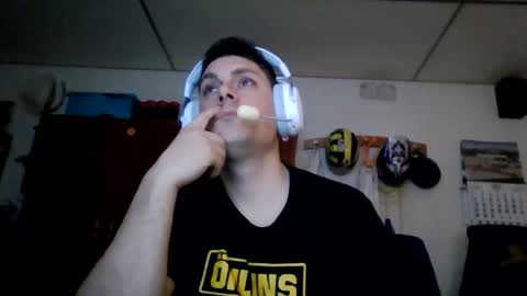 Snapshot of luis2423 chatting on February 2026 11:23:02 PM A slave to the mistress.. un esclavo para las amas dominantes. online show from February 2026 11:23:02 PM