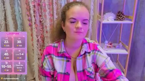 Luisa Rosee online show from October 2025 07:38:01 PM