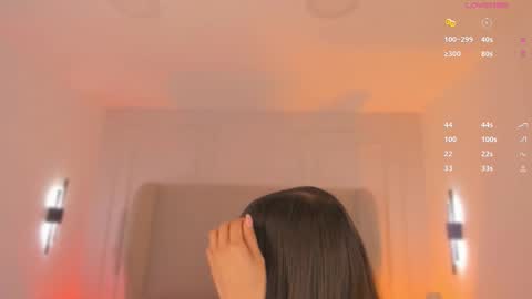 L U I S A online show from November 2025 08:00:01 PM