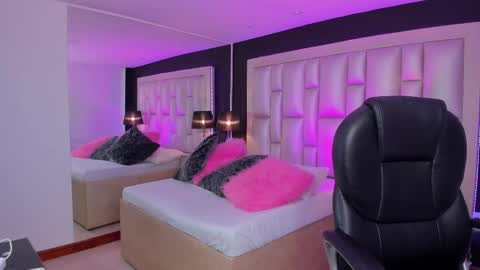 Luisa  online show from December 2025 09:36:02 AM