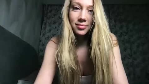 luiva13 online show from February 2025 07:31:02 PM