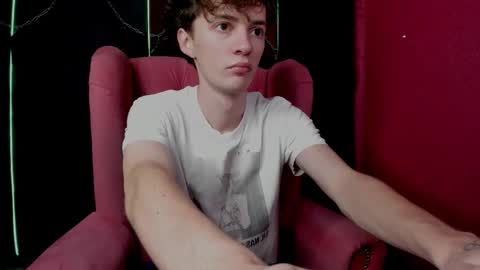 Snapshot of luke_sweet chatting on November 2025 11:46:02 AM Luke online show from November 2025 11:46:02 AM