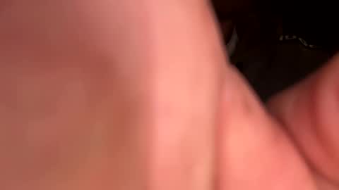 Snapshot of lukeeeeey96 chatting on January 2025 10:51:02 PM lukeeeeey96 online show from January 2025 10:51:02 PM