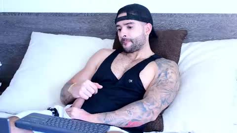 Lukhas f4f online show from December 2025 06:39:01 PM