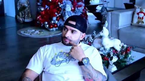 Lukhas f4f online show from December 2025 08:47:02 PM