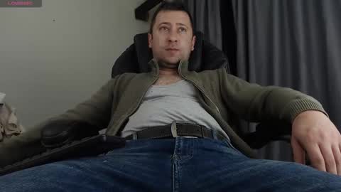 Sir Alex online show from November 2025 02:16:01 PM