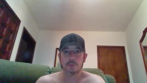 Snapshot of lukz88bigcock chatting on December 2024 03:29:02 AM Luke online show from December 2024 03:29:02 AM